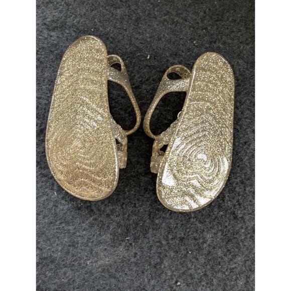 2 Baby Girls Sandals Jelly Shoes 1 Gold, 1 Pink - Picture 3 of 9